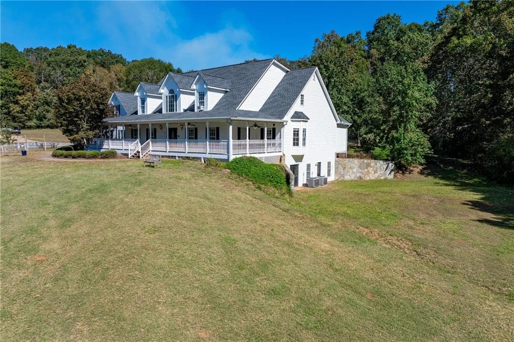 5 bedroom, 5 bathroom, 6,216 sq ft single family residence for sale at 422 Blessings Lane, Nicholson, GA 30565 — photo 2