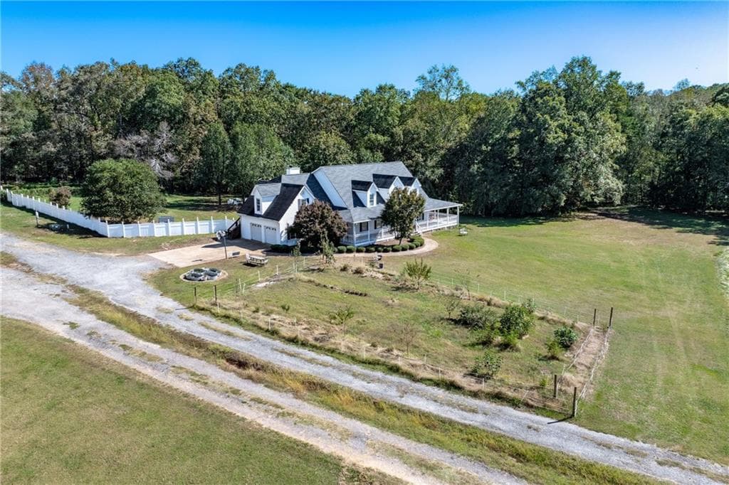 5 bedroom, 5 bathroom, 6,216 sq ft single family residence for sale at 422 Blessings Lane, Nicholson, GA 30565 — photo 4