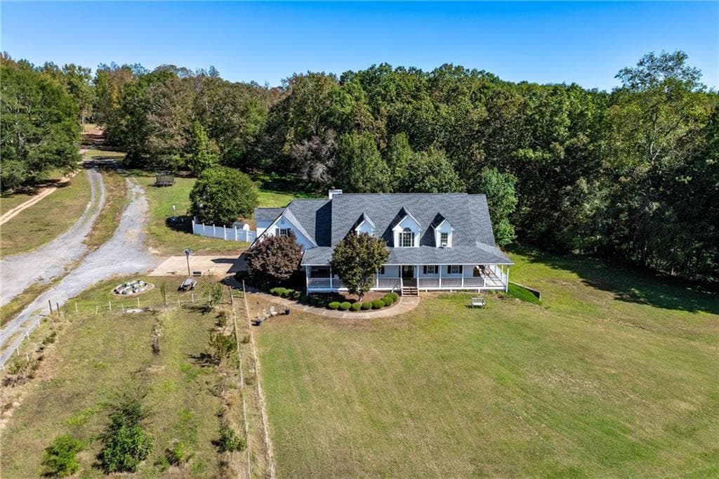 5 bedroom, 5 bathroom, 6,216 sq ft single family residence for sale at 422 Blessings Lane, Nicholson, GA 30565 — photo 5