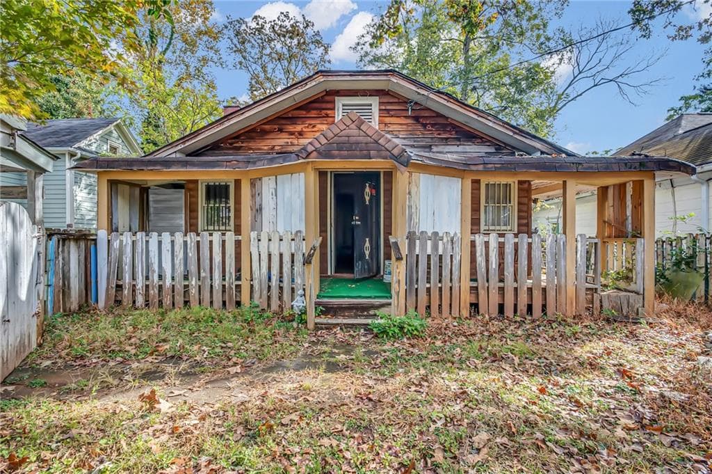 2 bedroom, 1 bathroom, 1,440 sq ft single family residence sold at 1434 Desoto Avenue, Atlanta, GA 30310