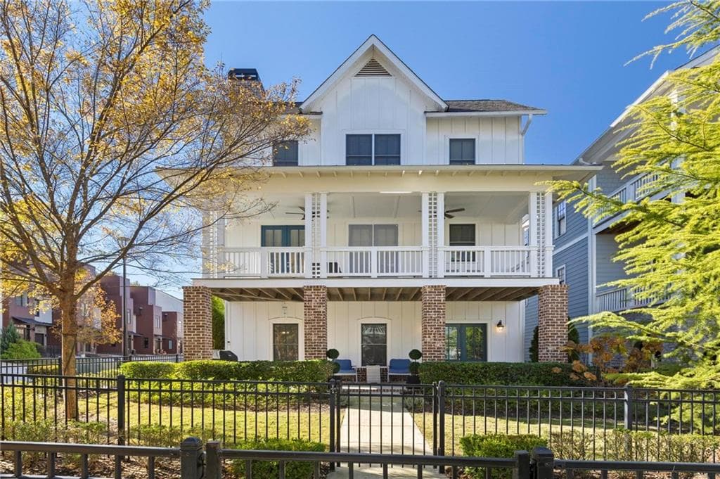 4 bedroom, 4 bathroom, 3,320 sq ft single family residence sold at 1907 Kings Cross, Atlanta, GA 30318