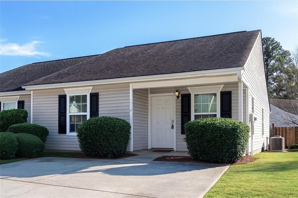 1712 Summerwoods Lane, Griffin, GA 30224 — most recent listing photo