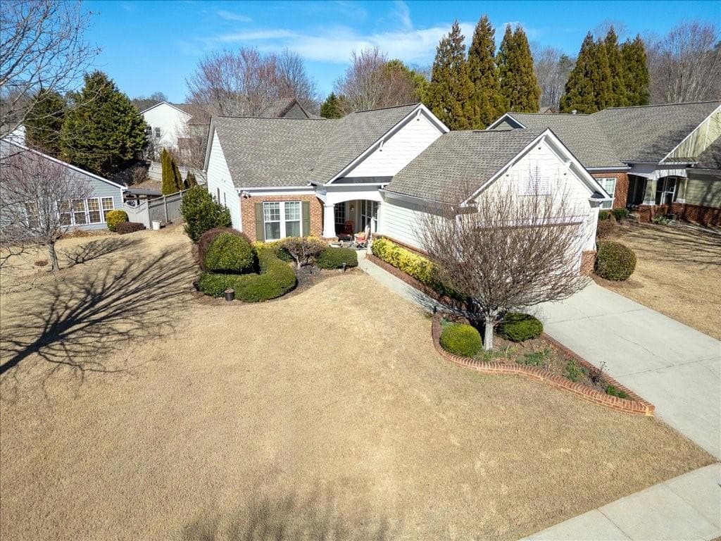2 bedroom, 2 bathroom, 1,828 sq ft single family residence under contract at 5015 Kings Common Way, Cumming, GA 30040