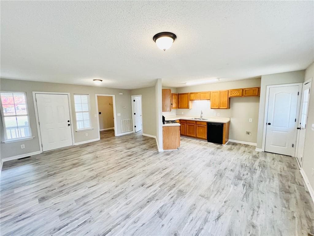 3 bedroom, 2 bathroom, 1,132 sq ft single family residence for sale at 58 Kingston Pointe, Kingston, GA 30145 — photo 2