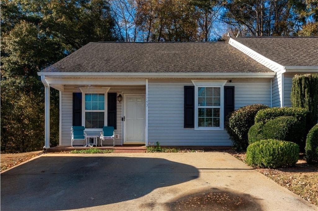 1743 Summerwoods Lane, Griffin, GA 30224 — most recent listing photo