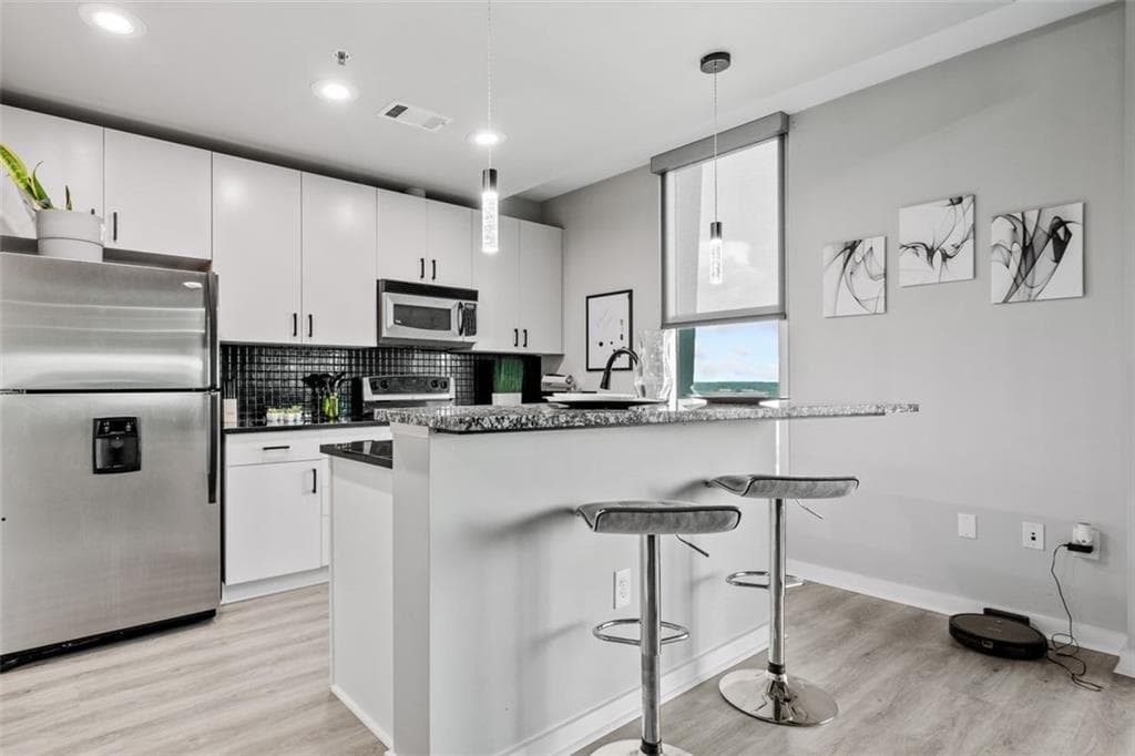 1 bedroom, 1 bathroom, 792 sq ft condominium for sale at 250 Pharr Road 1814, Atlanta, GA 30305 — photo 10
