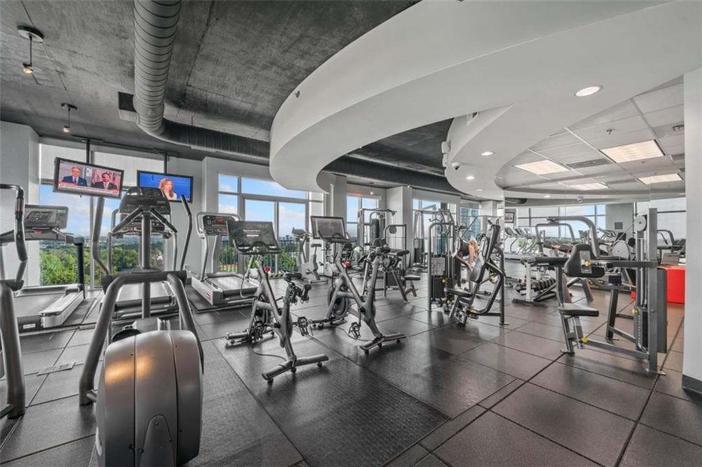1 bedroom, 1 bathroom, 792 sq ft condominium for sale at 250 Pharr Road 1814, Atlanta, GA 30305 — photo 2