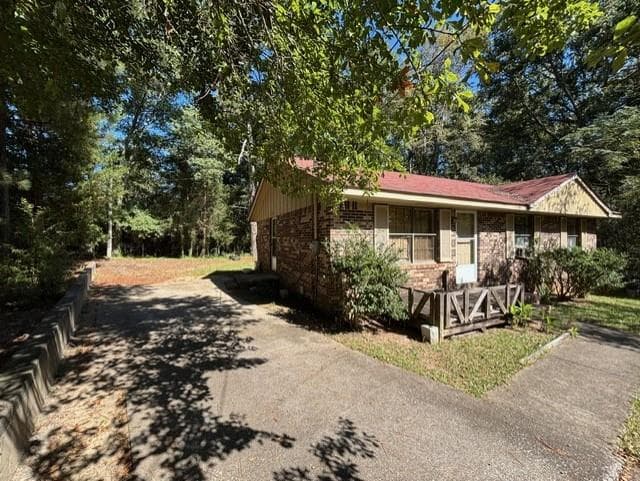 3 bedroom, 1 bathroom, 1,065 sq ft single family residence under contract at 1061 Porter Drive, Elberton, GA 30635 — photo 2