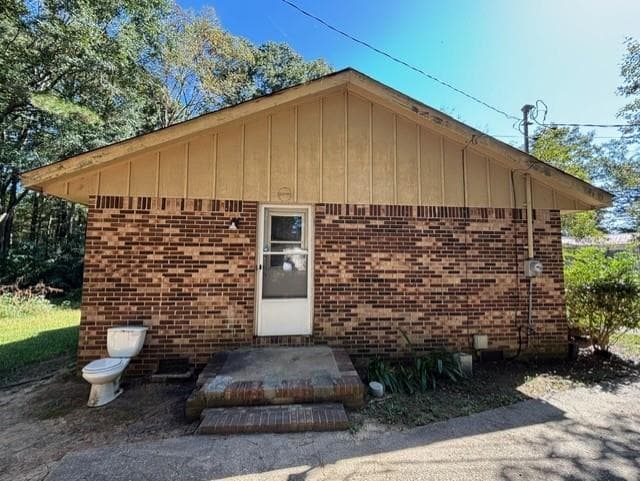 3 bedroom, 1 bathroom, 1,065 sq ft single family residence under contract at 1061 Porter Drive, Elberton, GA 30635 — photo 3