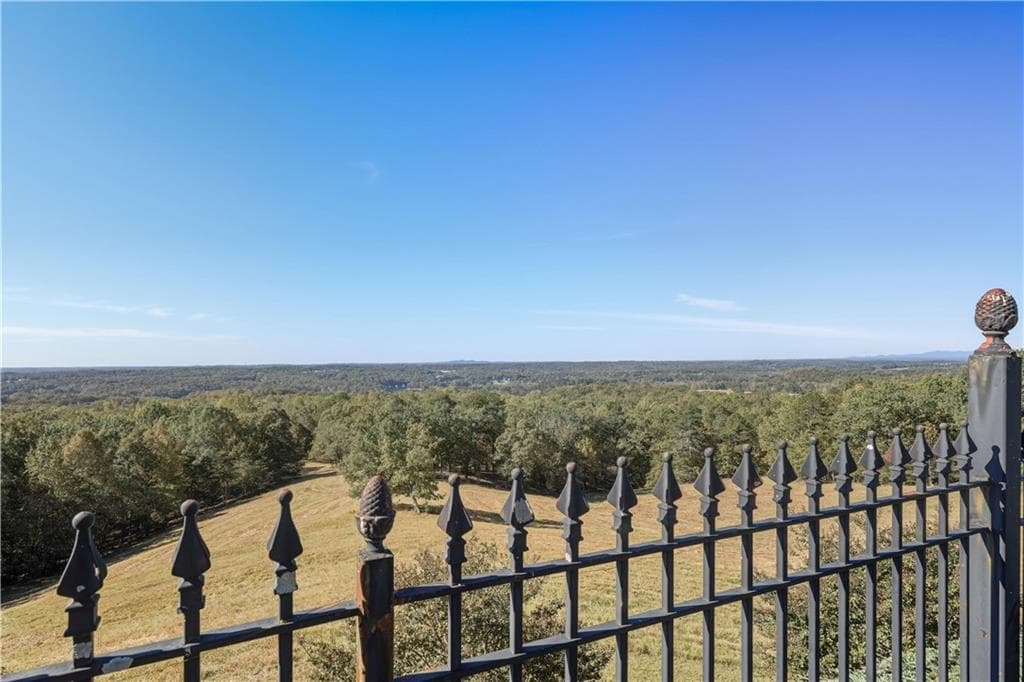 4 bedroom, 5 bathroom, 7,935 sq ft single family residence for sale at 4620 Highland Drive, Gainesville, GA 30506 — photo 6