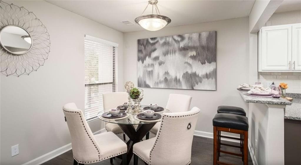 1 bedroom, 1 bathroom, 854 sq ft apartment for rent at 7100 Roswell Road 40007, Atlanta, GA 30328 for $1,380 a month — photo 2