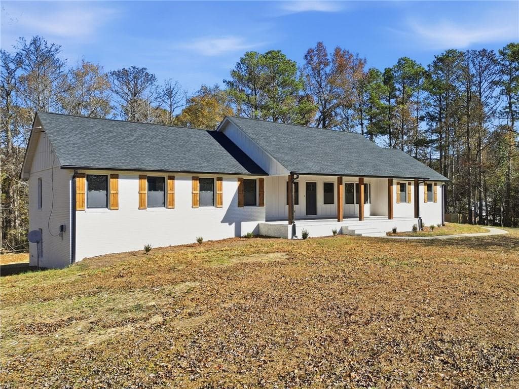 3 bedroom, 2 bathroom, 1,829 sq ft single family residence for sale at 2185 Ridge Road, Douglasville, GA 30134 — photo 2