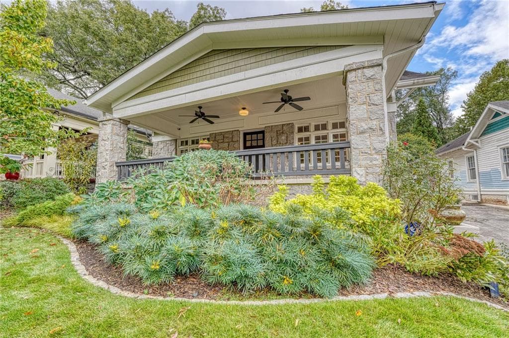 5 bedroom, 4 bathroom, 3,348 sq ft single family residence for rent at 997 Blue Ridge Avenue, Atlanta, GA 30306 for $10,500 a month — photo 2