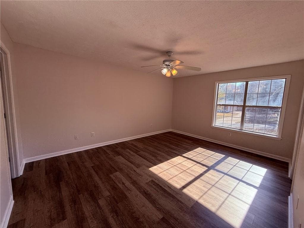 4 bedroom, 2 bathroom, 1,606 sq ft single family residence for rent at 4825 Red Oak Drive, Gainesville, GA 30506 for $1,895 a month — photo 5