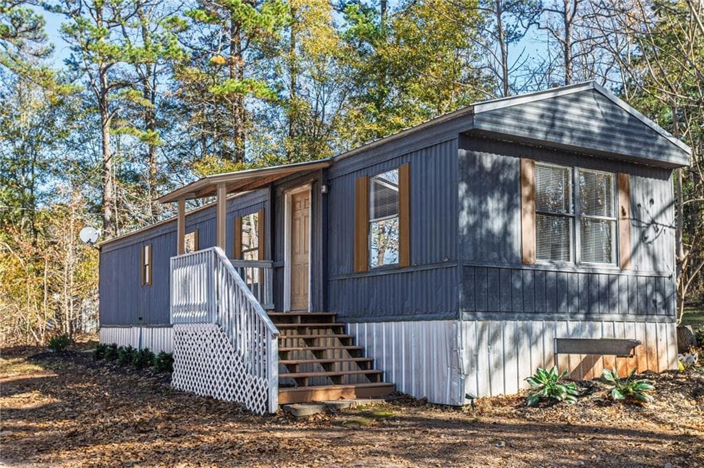 2 bedroom, 1 bathroom, 980 sq ft single family residence for sale at 139 Anglin Road, Jefferson, GA 30549 — photo 2