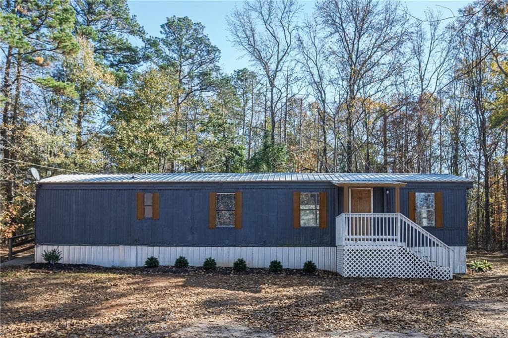 2 bedroom, 1 bathroom, 980 sq ft single family residence for sale at 139 Anglin Road, Jefferson, GA 30549 — photo 3
