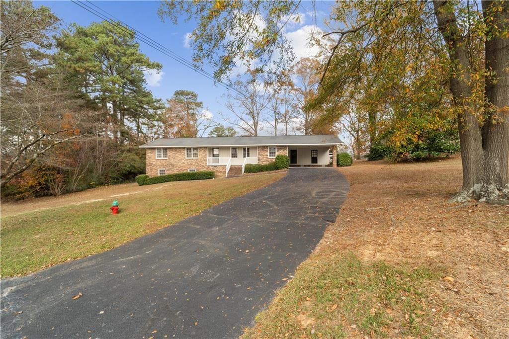 201 Crestmont Drive, Calhoun, GA 30701 — most recent listing photo
