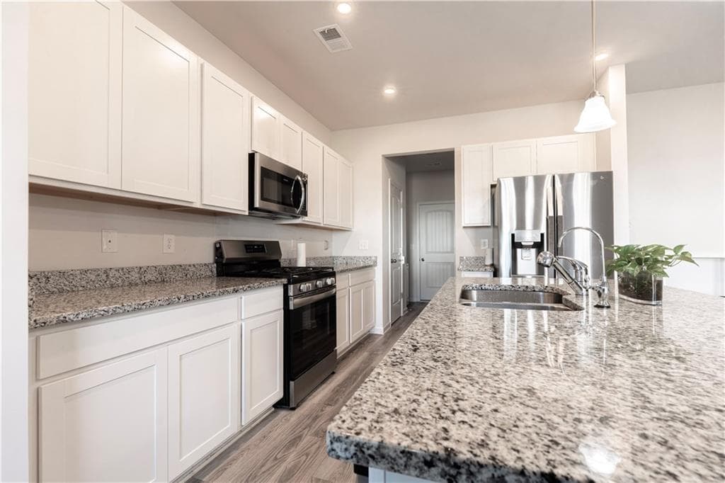 3 bedroom, 3 bathroom, 1,874 sq ft townhouse for sale at 1135 Chastain Drive, Sugar Hill, GA 30518 — photo 9