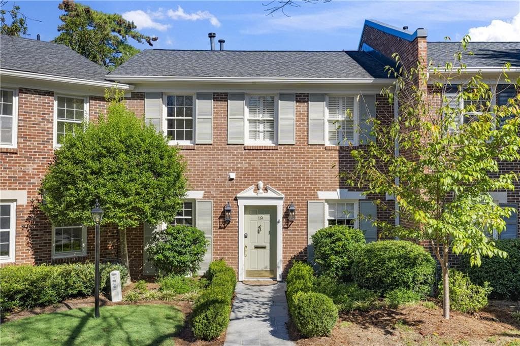 3 bedroom, 4 bathroom, 2,000 sq ft townhouse sold at 3050 Margaret Mitchell Drive 19, Atlanta, GA 30327