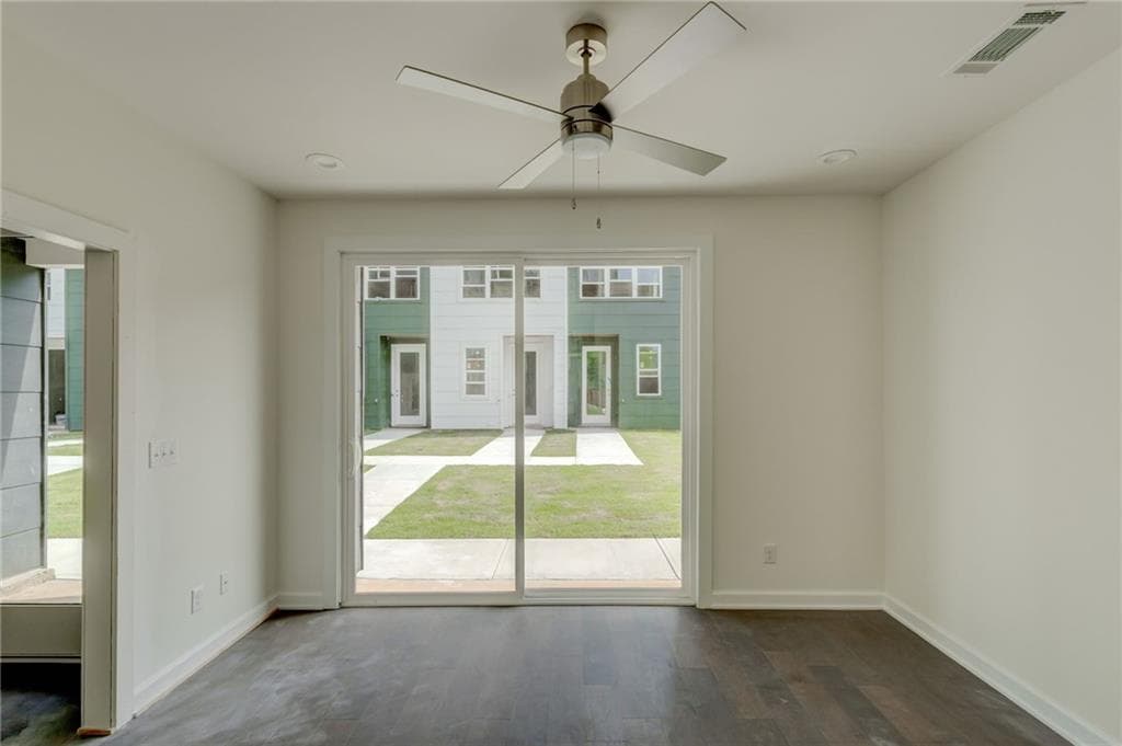 3 bedroom, 4 bathroom, 2,359 sq ft townhouse for sale at 2029 Memorial Drive 34, Atlanta, GA 30317 — photo 3