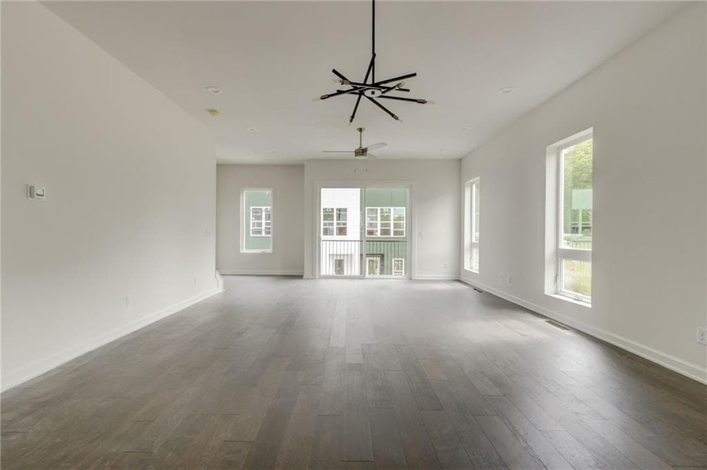 3 bedroom, 4 bathroom, 2,359 sq ft townhouse for sale at 2029 Memorial Drive 34, Atlanta, GA 30317 — photo 7