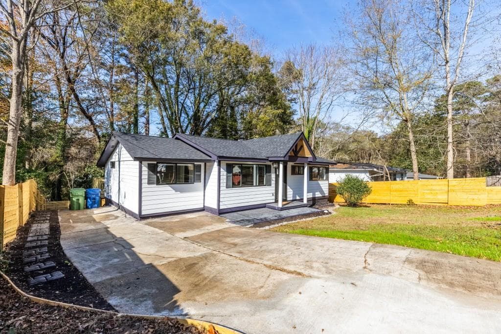 3 bedroom, 3 bathroom, 1,242 sq ft single family residence sold at 2103 Kipling Circle, Atlanta, GA 30315