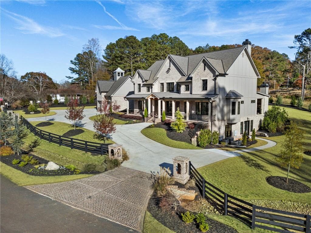7 bedroom, 9 bathroom, 7,911 sq ft single family residence for sale at 1005 Haddie Way, Alpharetta, GA 30004 — photo 4