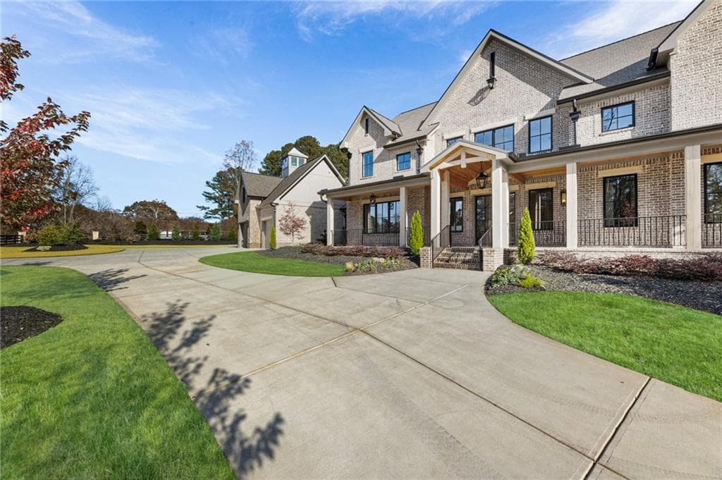 7 bedroom, 9 bathroom, 7,911 sq ft single family residence for sale at 1005 Haddie Way, Alpharetta, GA 30004 — photo 9