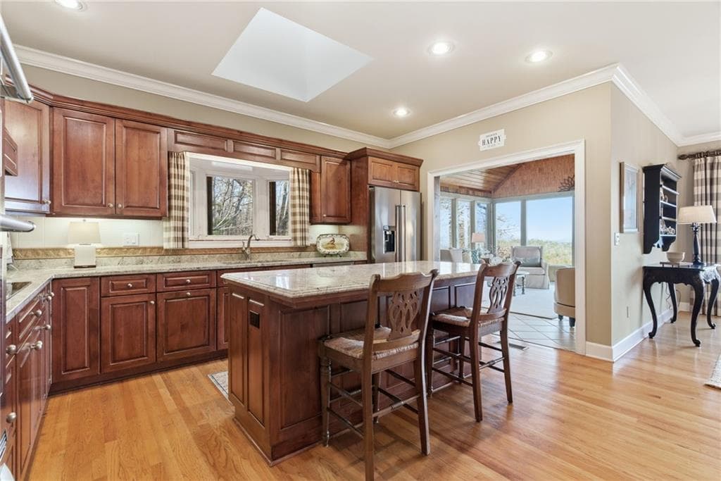 4 bedroom, 4 bathroom, 5,044 sq ft single family residence for sale at 739 Summit Drive, Big Canoe, GA 30143 — photo 4