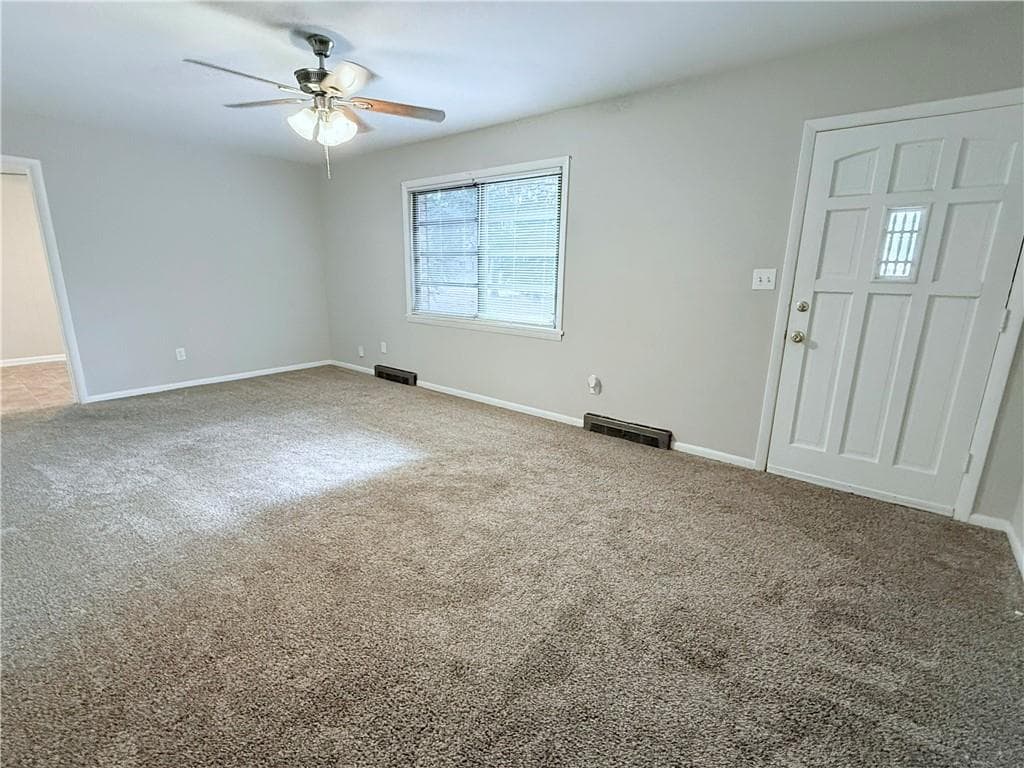 3 bedroom, 2 bathroom, 1,491 sq ft single family residence under contract at 318 W Bonnell Street, Oxford, GA 30054 — photo 6