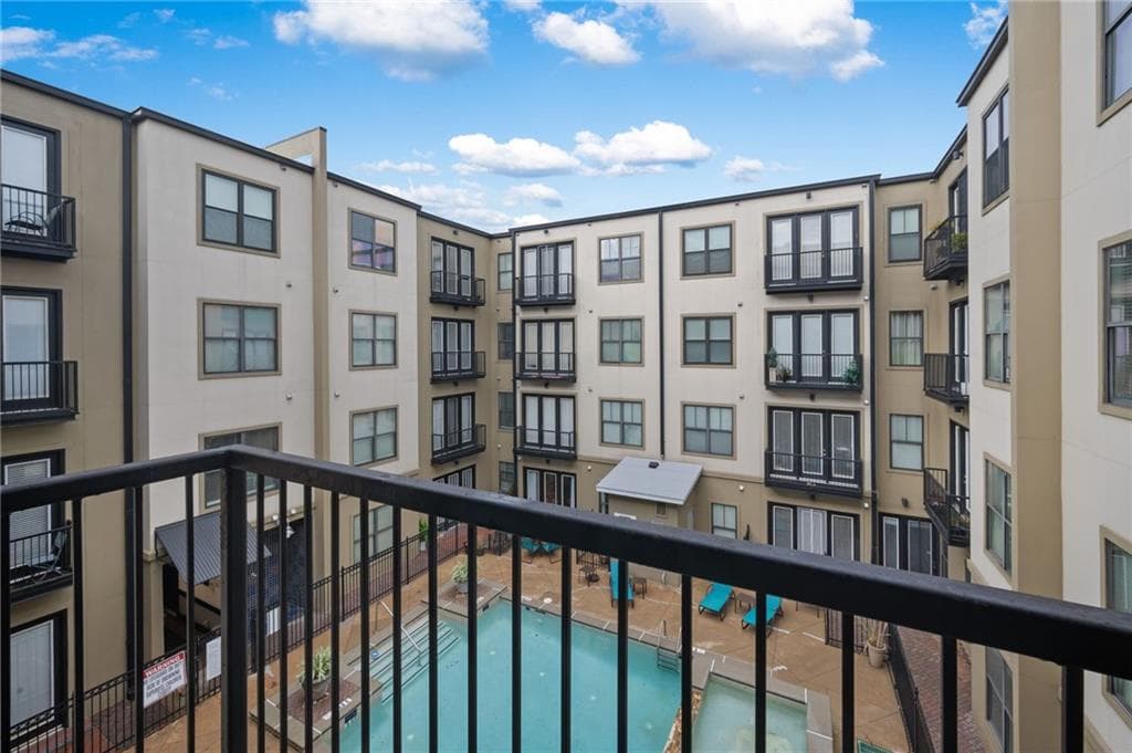 1 bedroom, 1 bathroom, 713 sq ft condominium sold at 5300 Peachtree Road 2310, Atlanta, GA 30341