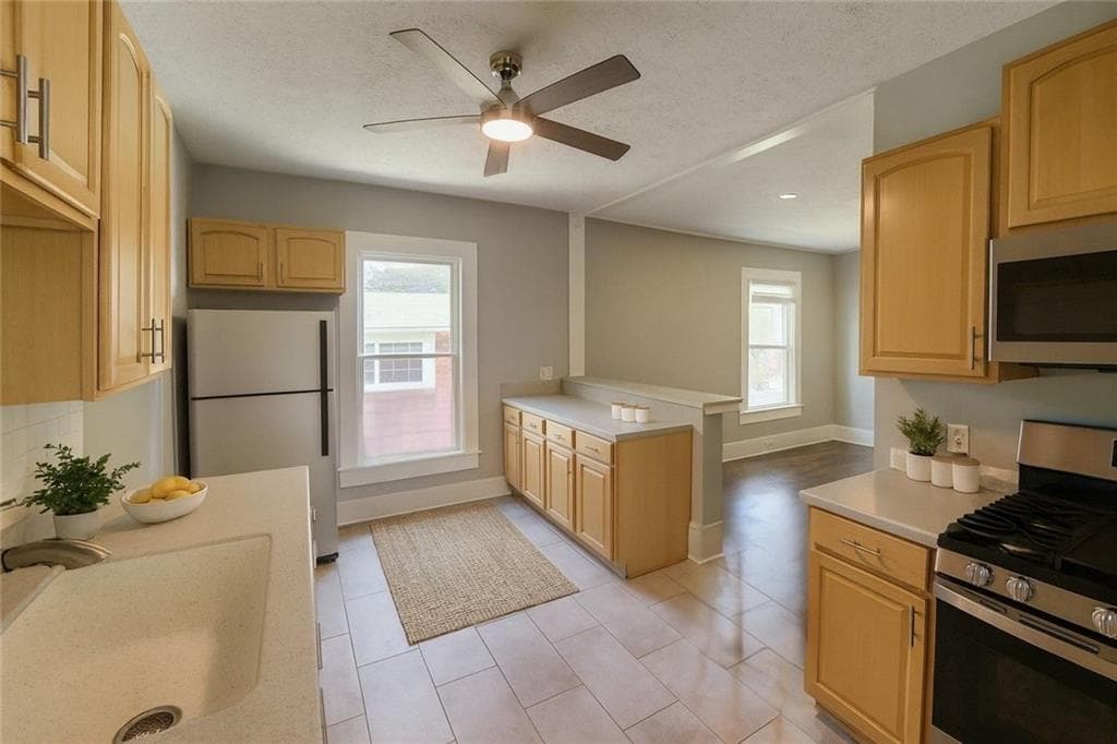 2 bedroom, 1 bathroom, 1,216 sq ft single family residence for sale at 1148 Hardee Street, Atlanta, GA 30307 — photo 5