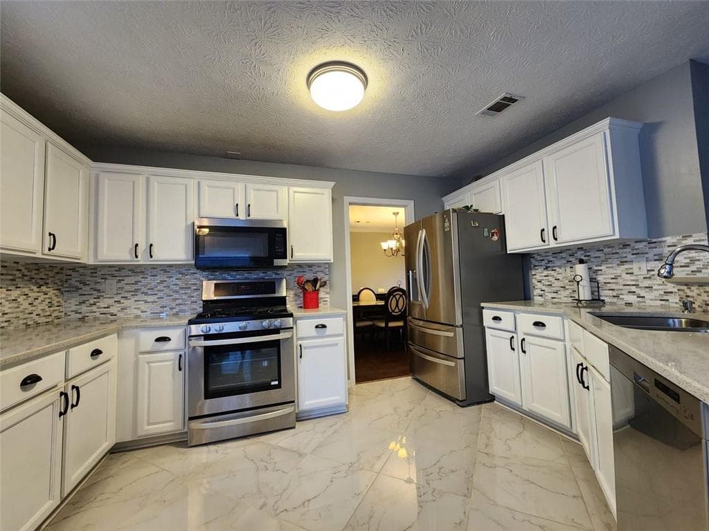 4 bedroom, 4 bathroom, 2,542 sq ft single family residence under contract at 225 JON JEFF Drive, Lilburn, GA 30047 — photo 9