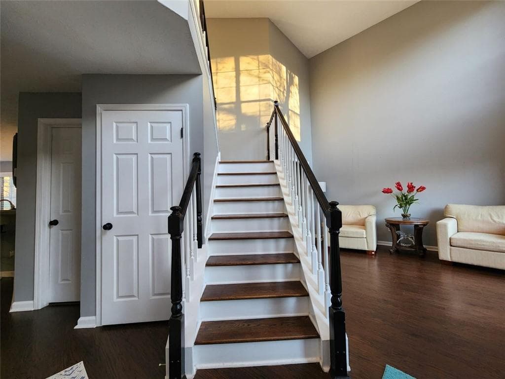 4 bedroom, 4 bathroom, 2,542 sq ft single family residence under contract at 225 JON JEFF Drive, Lilburn, GA 30047 — photo 3