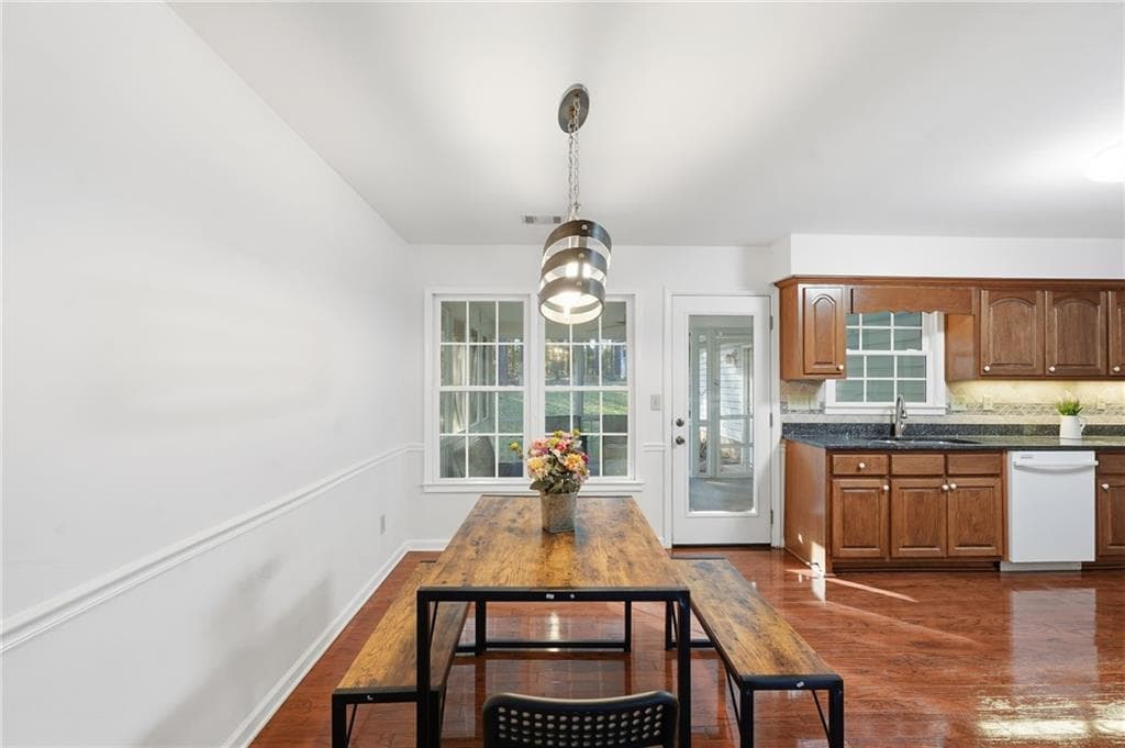 4 bedroom, 3 bathroom, 1,893 sq ft single family residence under contract at 745 Country Lake Court, Mcdonough, GA 30252 — photo 7
