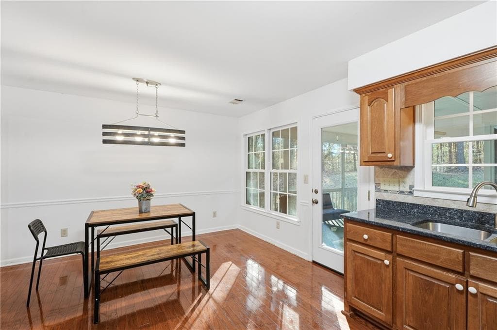 4 bedroom, 3 bathroom, 1,893 sq ft single family residence under contract at 745 Country Lake Court, Mcdonough, GA 30252 — photo 8