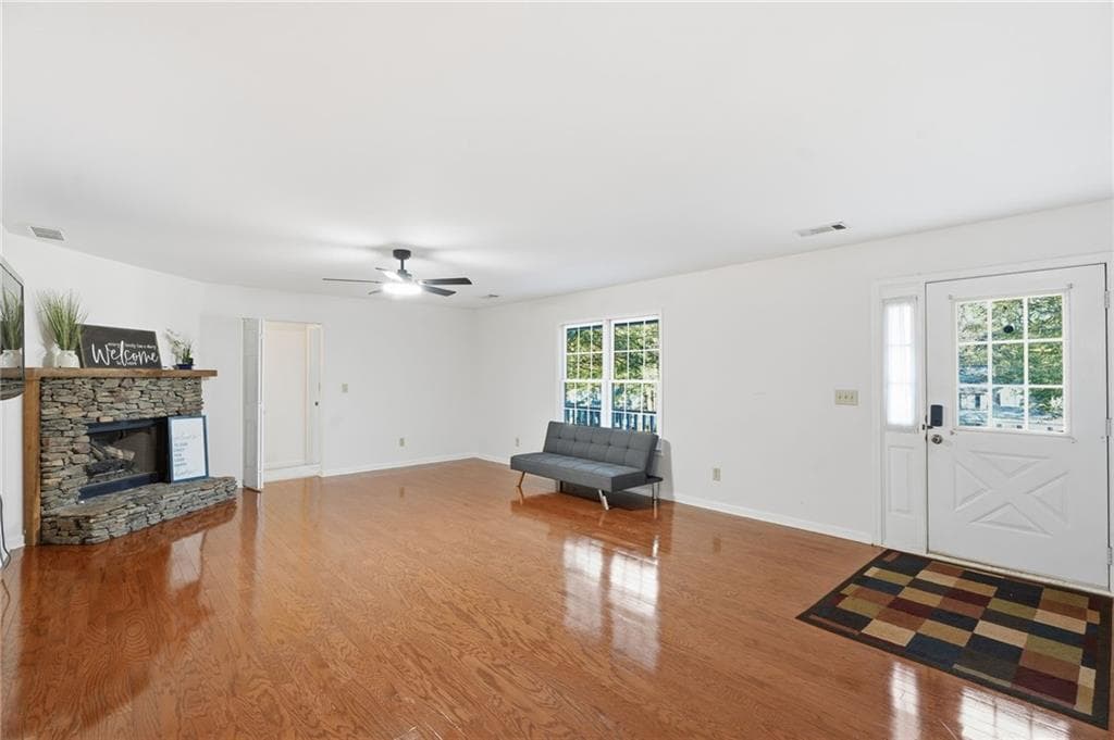 4 bedroom, 3 bathroom, 1,893 sq ft single family residence under contract at 745 Country Lake Court, Mcdonough, GA 30252 — photo 9