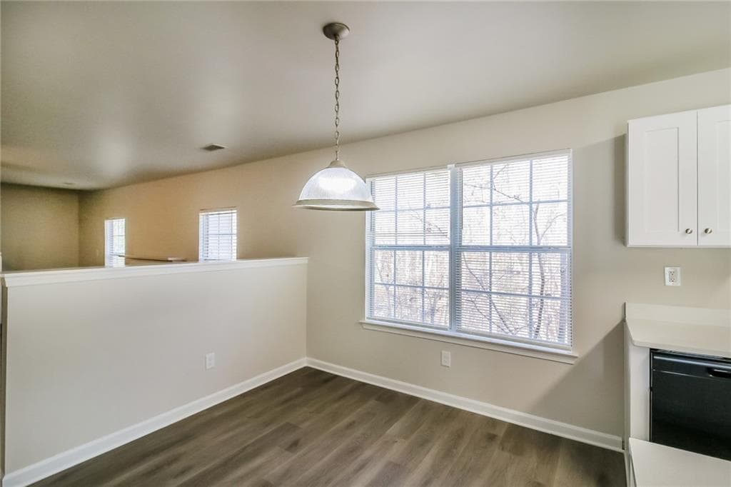 5 bedroom, 4 bathroom, 4,356 sq ft single family residence under contract at 4504 Warren Mill Trail, Ellenwood, GA 30294 — photo 7