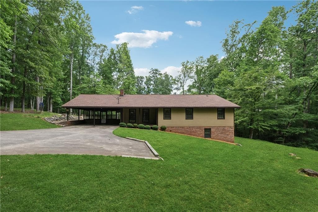 3 bedroom, 2 bathroom, 1,344 sq ft single family residence under contract at 2270 Dinsmore Road, Alpharetta, GA 30004 — photo 3