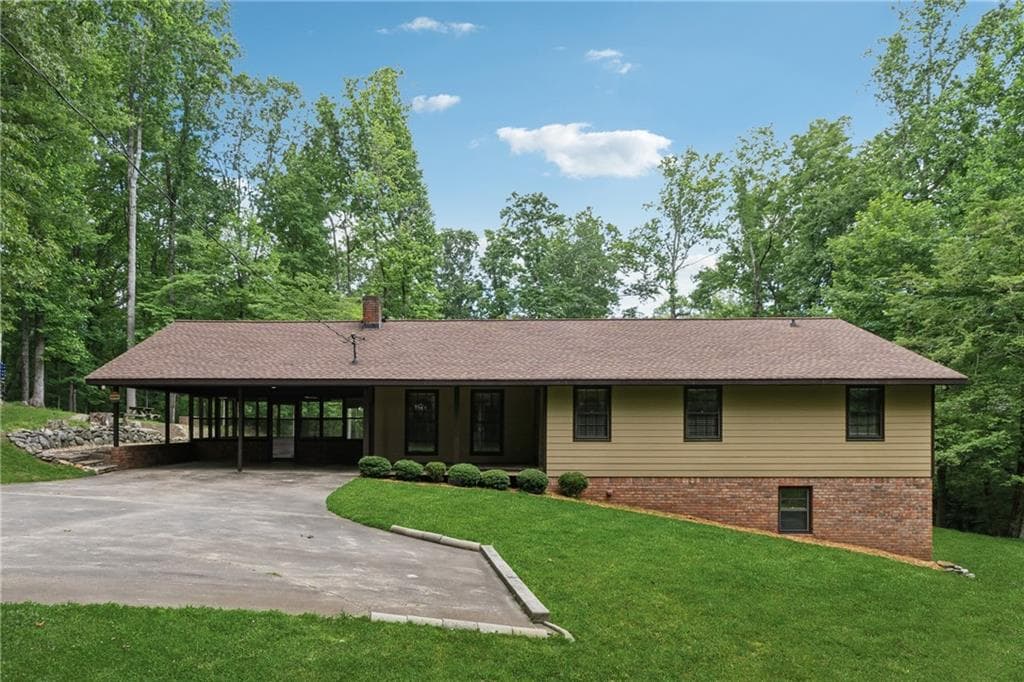 3 bedroom, 2 bathroom, 1,344 sq ft single family residence under contract at 2270 Dinsmore Road, Alpharetta, GA 30004 — photo 6