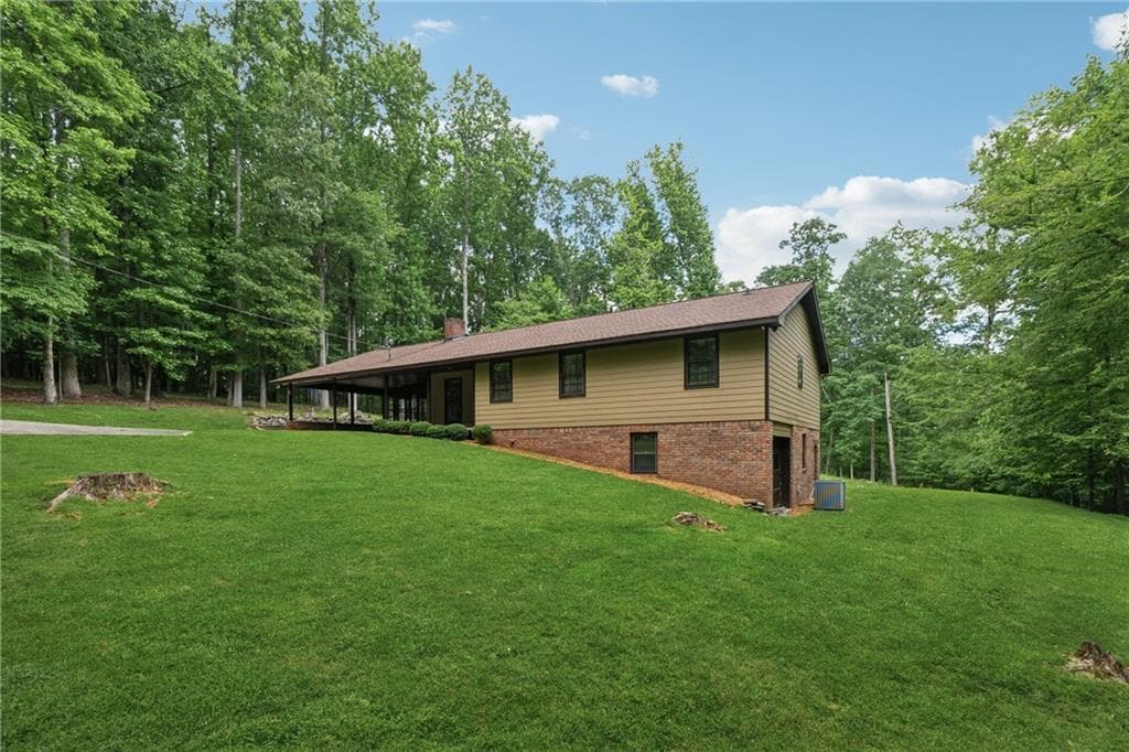 3 bedroom, 2 bathroom, 1,344 sq ft single family residence under contract at 2270 Dinsmore Road, Alpharetta, GA 30004 — photo 7