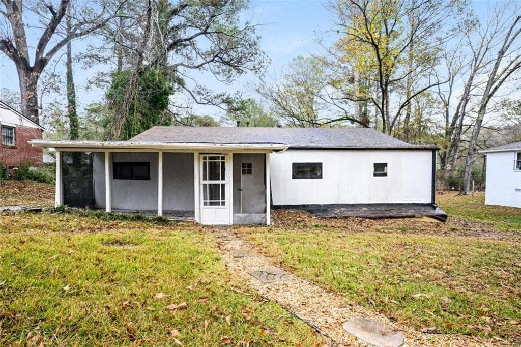 3 bedroom, 1 bathroom, 1,000 sq ft single family residence sold at 3382 Renault Road, Atlanta, GA 30354