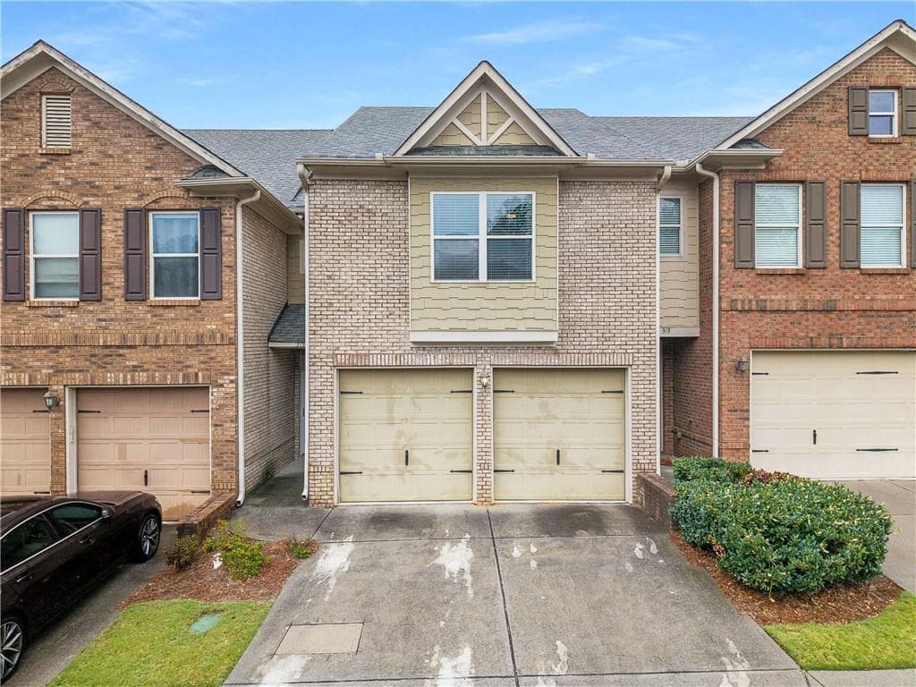 3 bedroom, 3 bathroom, 1,957 sq ft townhouse for sale at 315 Oakland Hills Way, Lawrenceville, GA 30044
