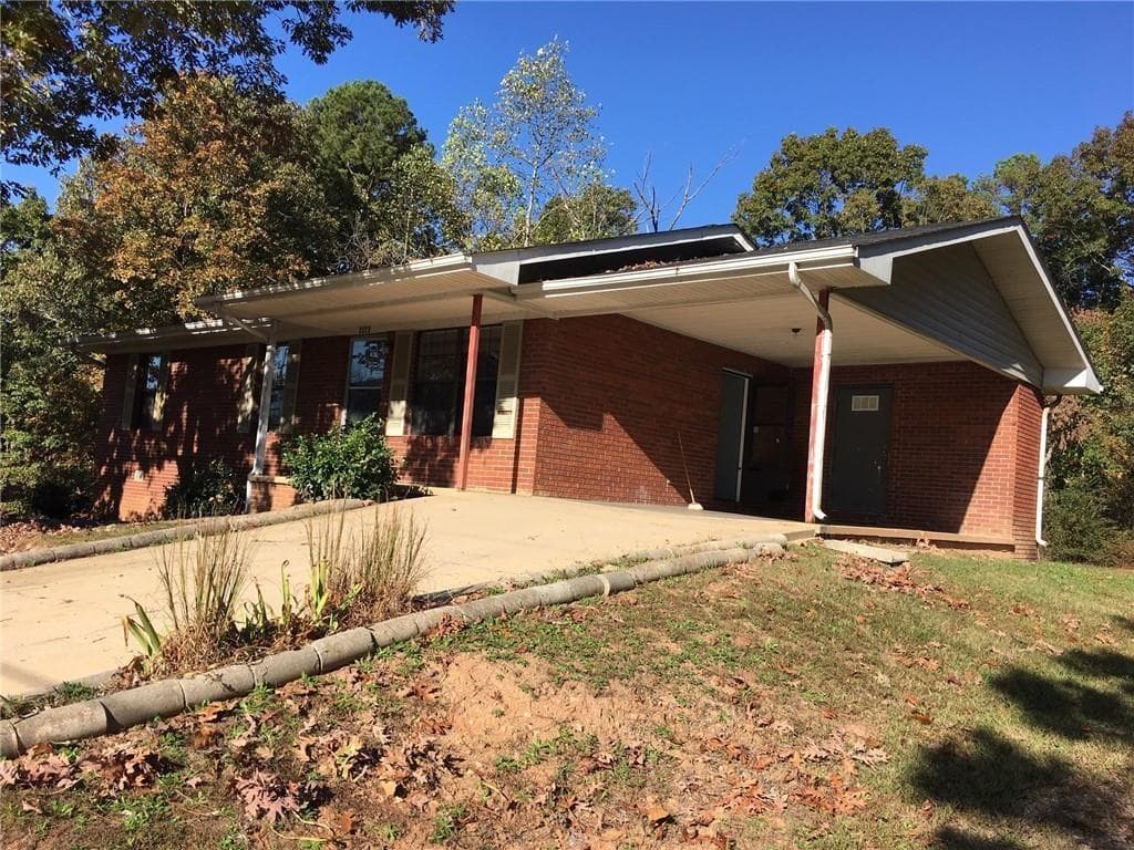 3323 Thousand Oaks Drive, Gainesville, GA 30507 — most recent listing photo