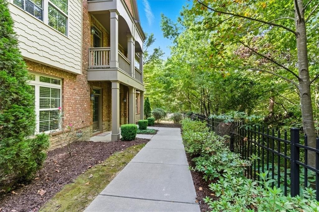 4 bedroom, 4 bathroom, 2,518 sq ft townhouse sold at 116 Festoon Court, Smyrna, GA 30080