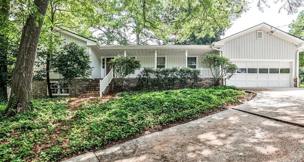 3 bedroom, 2 bathroom, 1,965 sq ft single family residence sold at 2851 Thornridge Drive, Atlanta, GA 30340