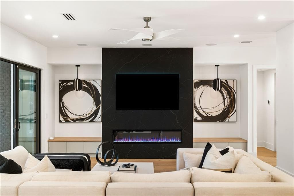 5 bedroom, 4 bathroom, 5,043 sq ft single family residence under contract at 185 Pebble Trail, Alpharetta, GA 30009 — photo 5