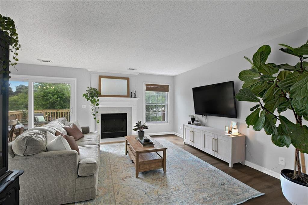 3 bedroom, 4 bathroom, 1,576 sq ft condominium sold at 2668 Farmstead Road, Smyrna, GA 30080