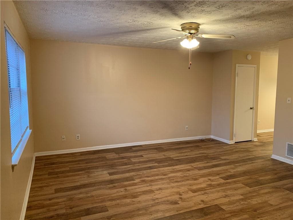 3 bedroom, 2 bathroom, 1,280 sq ft condominium for rent at 1235 Riverside Drive H1, Gainesville, GA 30501 for $1,650 a month — photo 9