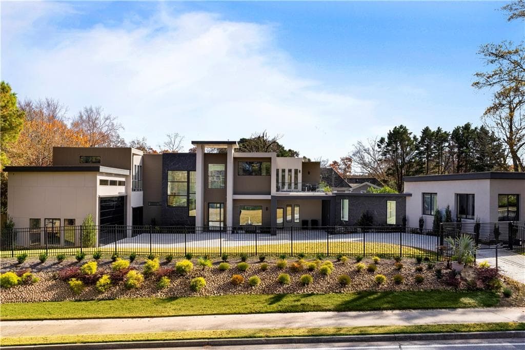 8 bedroom, 8 bathroom single family residence for rent at 3600 Lower Roswell Road, Marietta, GA 30068 for $29,000 a month — photo 8